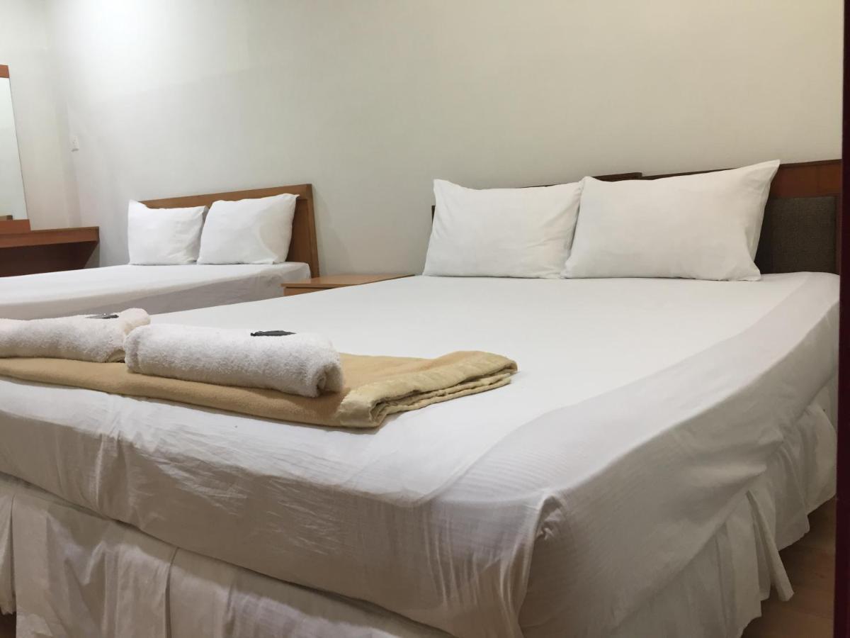 Hotel Sri Malim Танджунг-Малим Экстерьер фото
