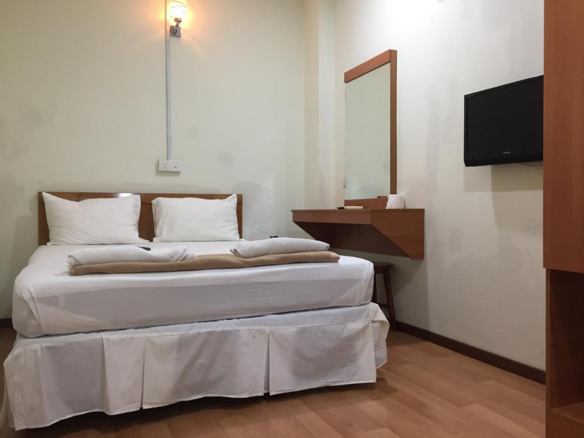 Hotel Sri Malim Танджунг-Малим Экстерьер фото